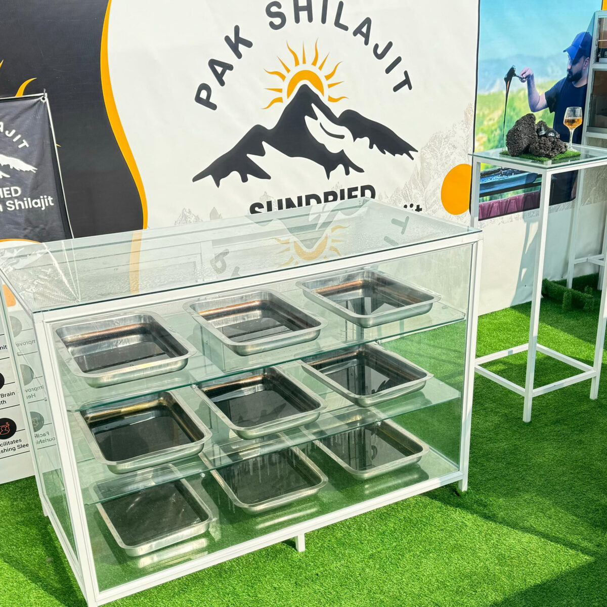 Sun-dried, gold-graded Himalayan shilajit